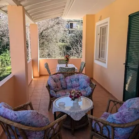 Lägenhet Peaceful Alexandra Kariá