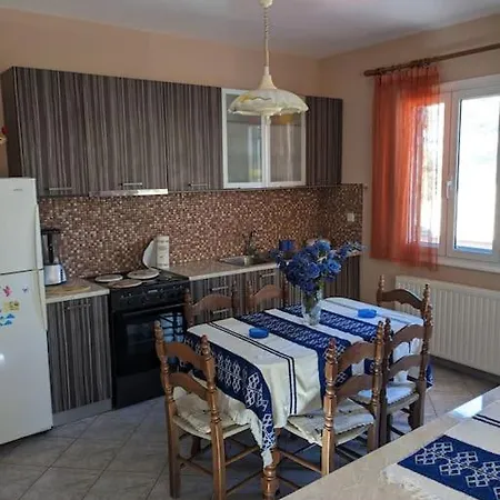 Lägenhet Peaceful Alexandra Kariá