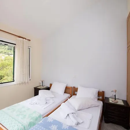 Peaceful Alexandra Daire