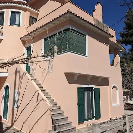 Peaceful Alexandra Daire Kariá