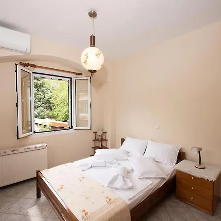 Peaceful Alexandra *