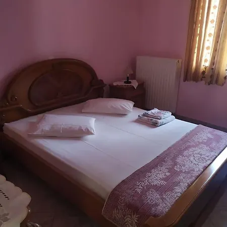 Peaceful Alexandra Daire